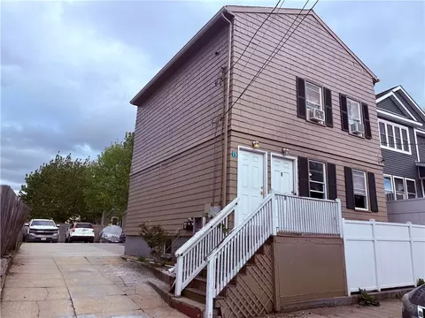 15 Alton St, Providence, RI 02908