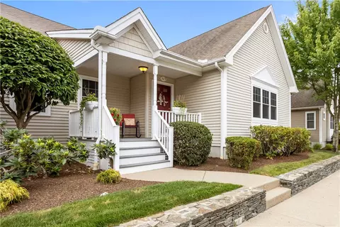 500 Mendon Rd #323, Cumberland, RI 02864