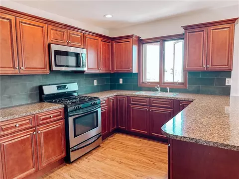 341 Metacom Ave #3F, Warren, RI 02885
