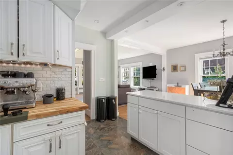 177 Gaskill St, Woonsocket, RI 02895 photo 4