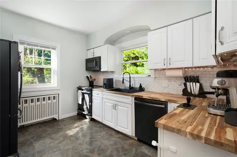 177 Gaskill St, Woonsocket, RI 02895 photo 2