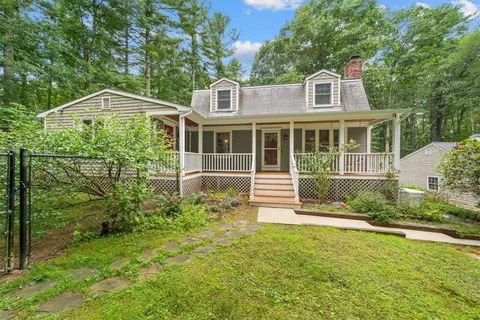 825 Matteson Rd, Coventry, RI 02816
