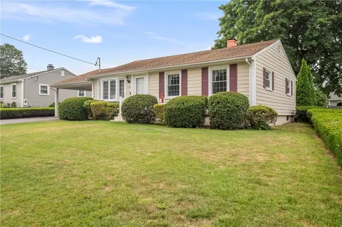 165 Patton Rd, Woonsocket, RI 02895 photo 2