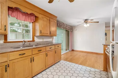 165 Patton Rd, Woonsocket, RI 02895 photo 6