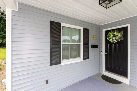 77 Rockwood Ave, Cranston, RI 02920