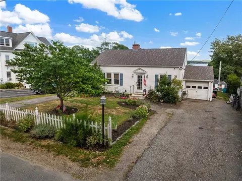 167 Water St, Portsmouth, RI 02871