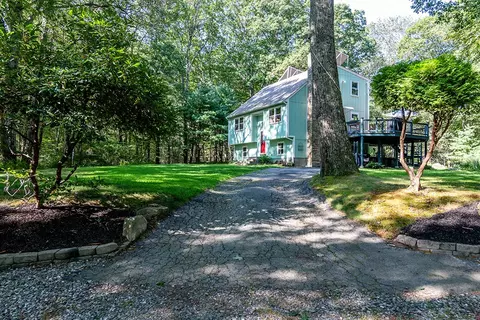 81 Shippee Rd, East Greenwich, RI 02818