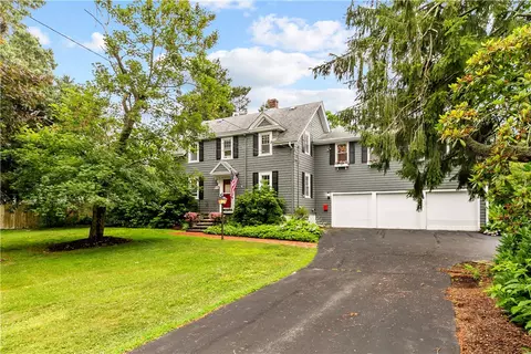 303 Washington Rd, Barrington, RI 02806