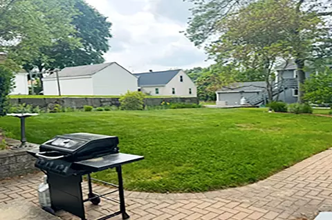 31 St Joseph St, Woonsocket, RI 02895 photo 43