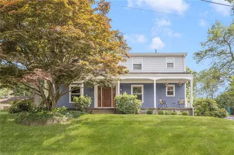 31 St Joseph St, Woonsocket, RI 02895
