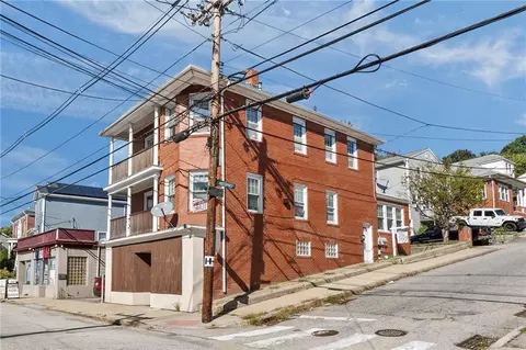 817 Charles St, Providence, RI 02904