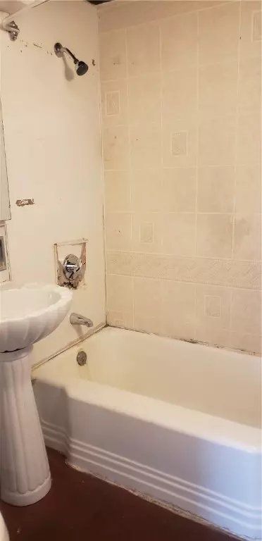 Bath - 397 Rathbun St, Woonsocket, RI 02895 photo 1 of 3