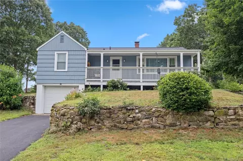 4 E Stuart St, Westerly, RI 02891