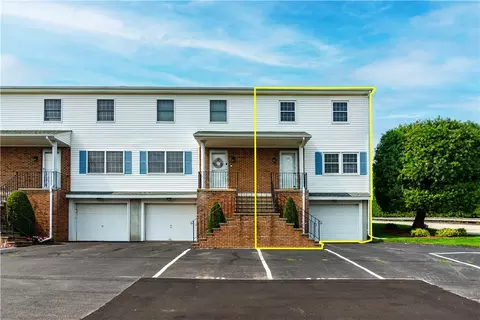 100 Scenery Ln, Johnston, RI 02919