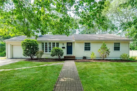 185 Brookhaven Rd, North Kingstown, RI 02852