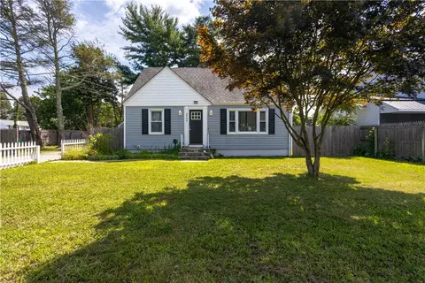 2540 W Shore Rd, Warwick, RI 02889