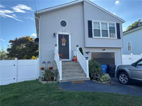 23 Plant St, Cumberland, RI 02864