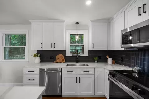 Kitchen - 150 Annette Ave, Woonsocket, RI 02895 photo 2 of 7