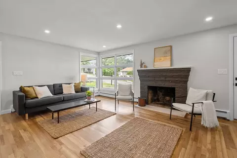 Living - 150 Annette Ave, Woonsocket, RI 02895 photo 2 of 5