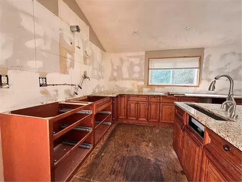 Kitchen - 81 Eagle Rd, Cranston, RI 02920 photo 2 of 3