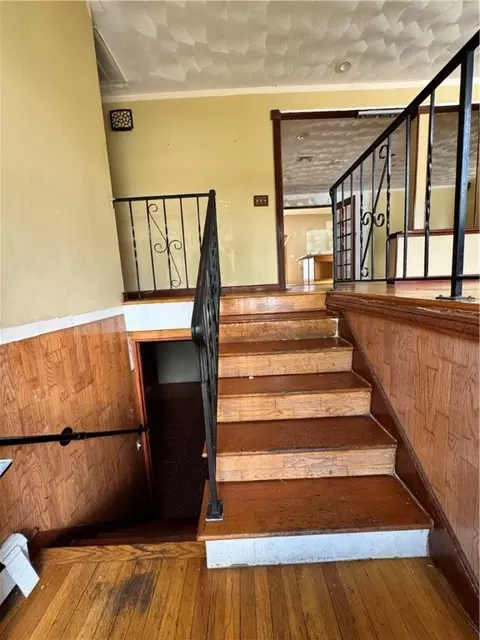 Entry Way - 81 Eagle Rd, Cranston, RI 02920 photo 1 of 3