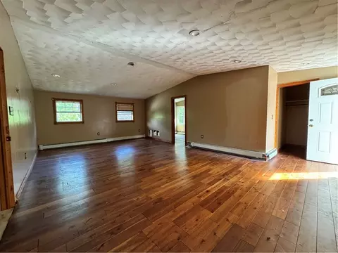 Living - 81 Eagle Rd, Cranston, RI 02920 photo 2 of 4
