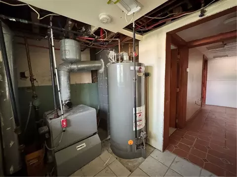 Entry Way - 81 Eagle Rd, Cranston, RI 02920 photo 3 of 3