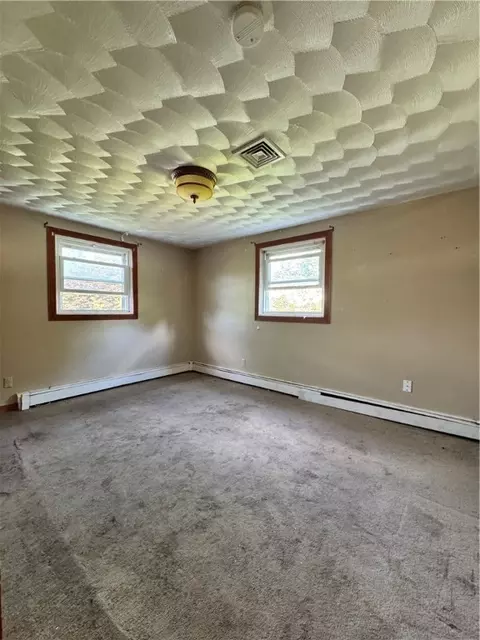 Bedroom - 81 Eagle Rd, Cranston, RI 02920 photo 1 of 2