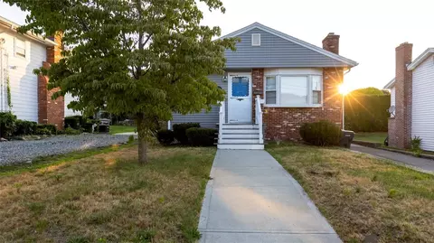 141 Clark Ave, Cranston, RI 02920