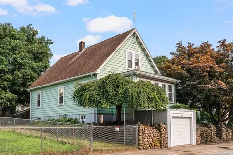 65 Progresso Ave, Woonsocket, RI 02895 photo 2