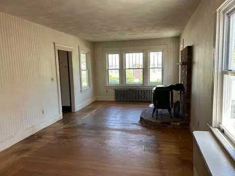 Living - 78 Benedict Rd, Warwick, RI 02888 photo 1 of 3