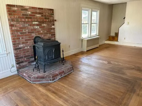 Living - 78 Benedict Rd, Warwick, RI 02888 photo 2 of 3