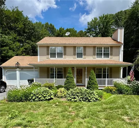 224 Lynn Ln, Mapleville, RI 02839