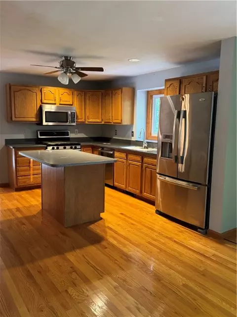 224 Lynn Ln, Mapleville, RI 02839 photo 4