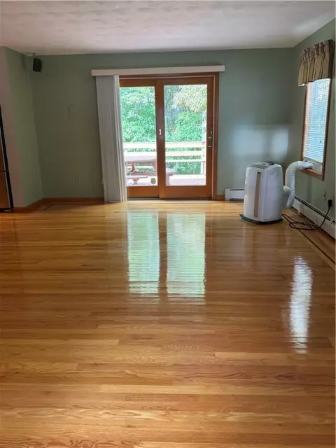 224 Lynn Ln, Mapleville, RI 02839 photo 5