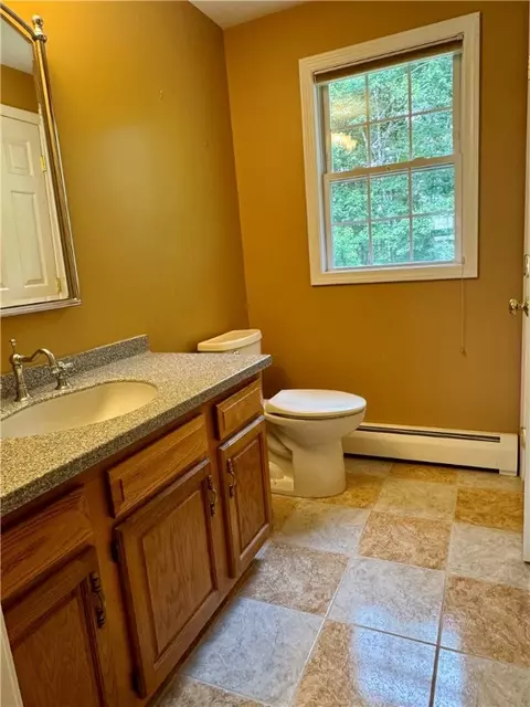 224 Lynn Ln, Mapleville, RI 02839 photo 14