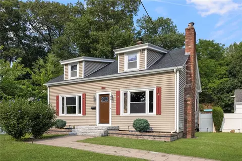 310 Talcott St, Woonsocket, RI 02895