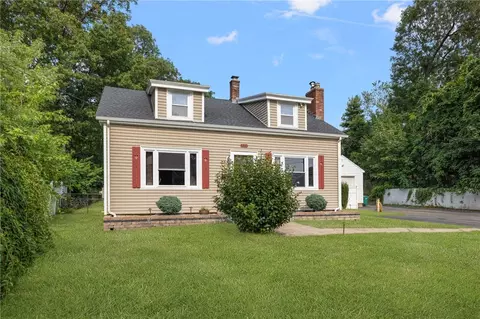 310 Talcott St, Woonsocket, RI 02895 photo 3
