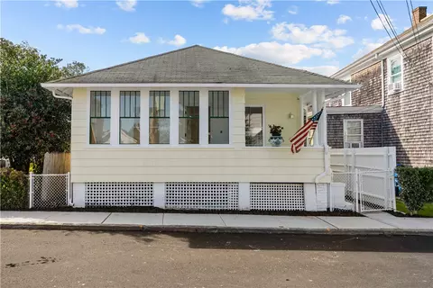 32 Tilley Ave, Newport, RI 02840
