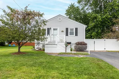 140 Carman St, Cranston, RI 02910