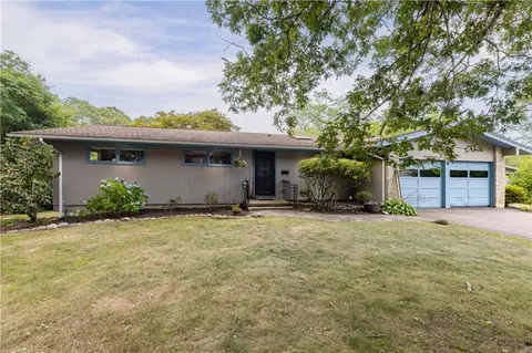 11 Guzeika Rd, North Kingstown, RI 02852