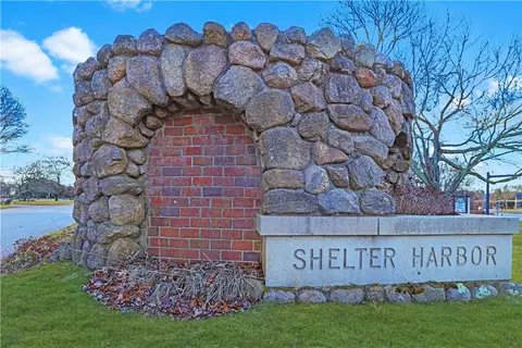 33 Wagner Rd, Westerly, RI 02891