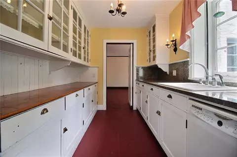 Kitchen - 20 Browning Rd, Westerly, RI 02891 photo 1 of 4