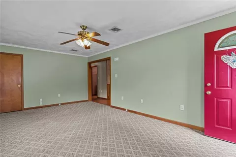 Living - 73 Phillips Ave, Warwick, RI 02888 photo 4 of 6