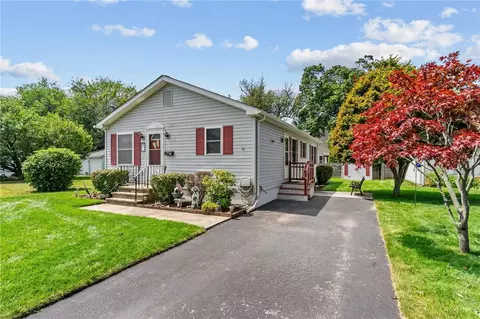 Exterior - 73 Phillips Ave, Warwick, RI 02888 photo 5 of 10