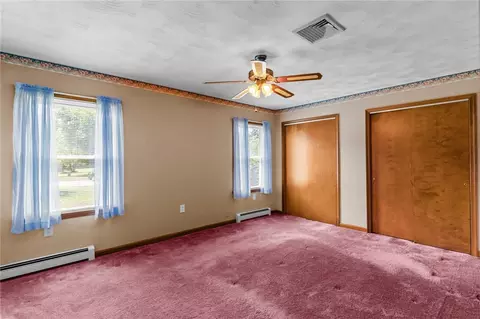 Bedroom - 73 Phillips Ave, Warwick, RI 02888 photo 1 of 8