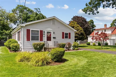 Exterior - 73 Phillips Ave, Warwick, RI 02888 photo 2 of 10