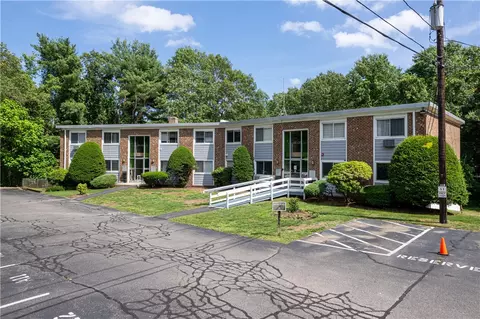 494 Putnam Pike #A12, Greenville, RI 02828