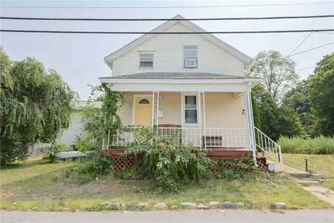 45 Angelico St, Johnston, RI 02919