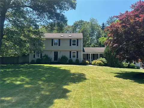 61 Candlewood Dr, North Kingstown, RI 02852
